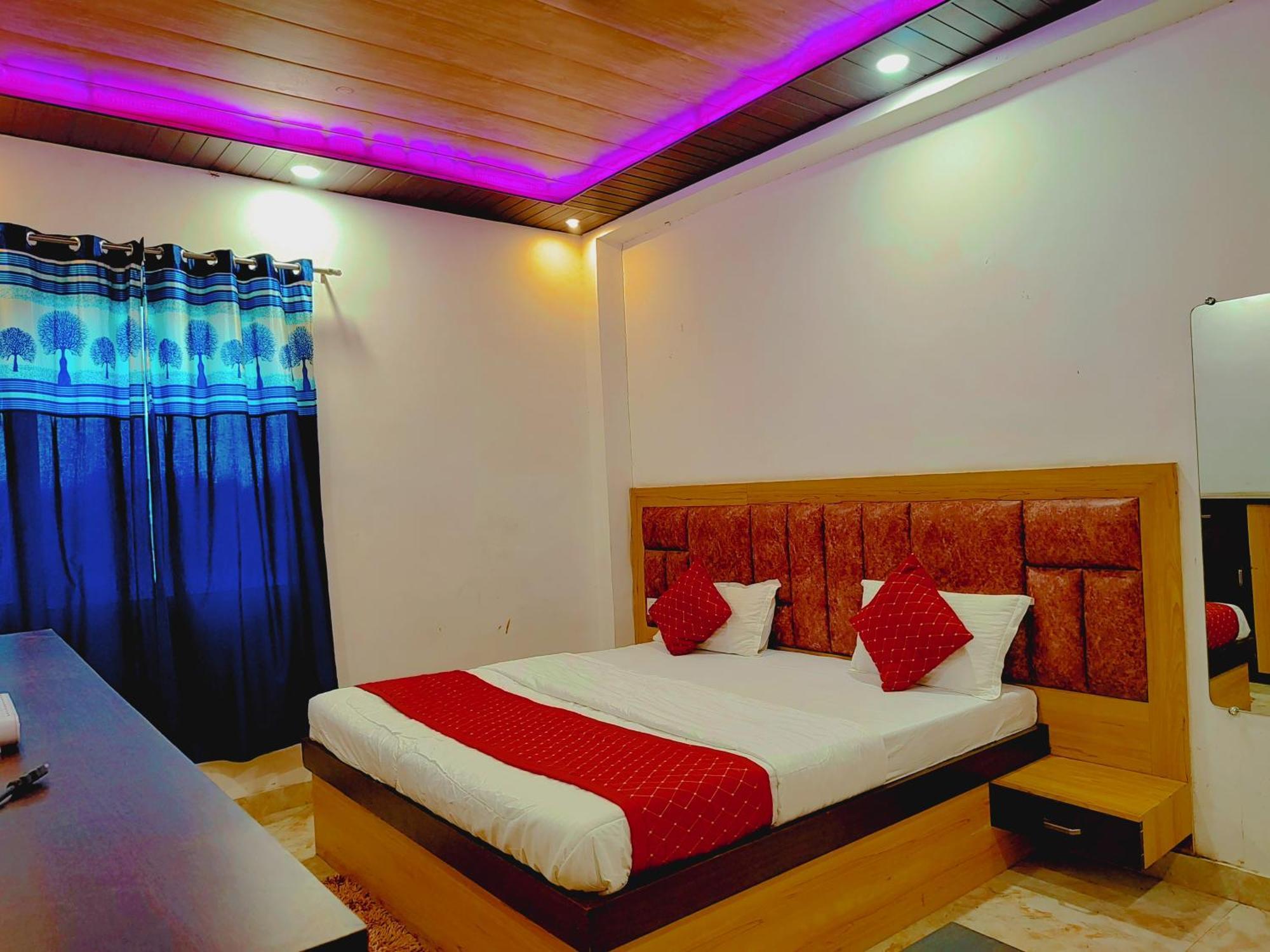 Elegance Hotel And Banquet Ayodhya Bagian luar foto