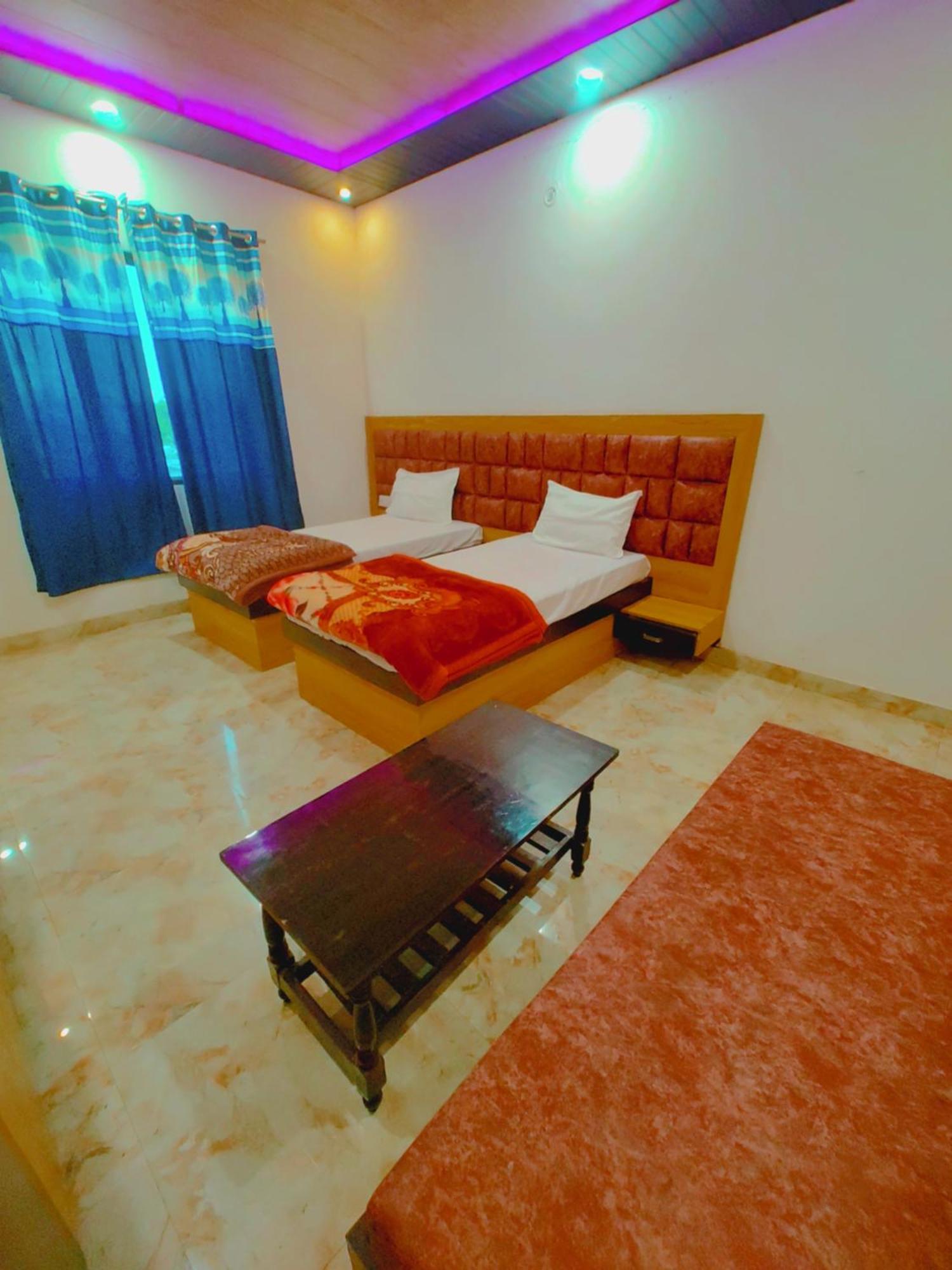 Elegance Hotel And Banquet Ayodhya Bagian luar foto