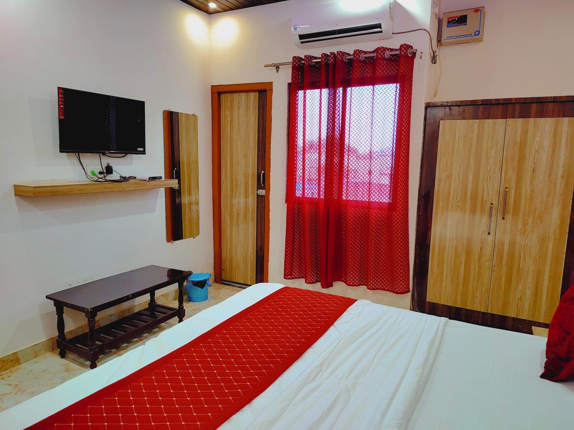 Elegance Hotel And Banquet Ayodhya Bagian luar foto