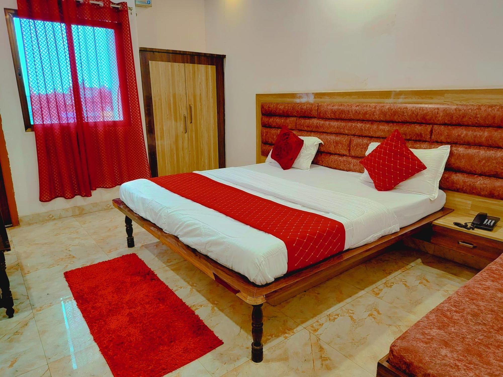 Elegance Hotel And Banquet Ayodhya Bagian luar foto