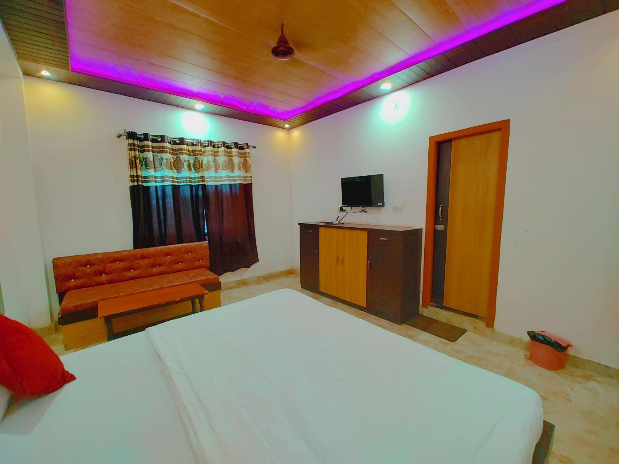 Elegance Hotel And Banquet Ayodhya Bagian luar foto