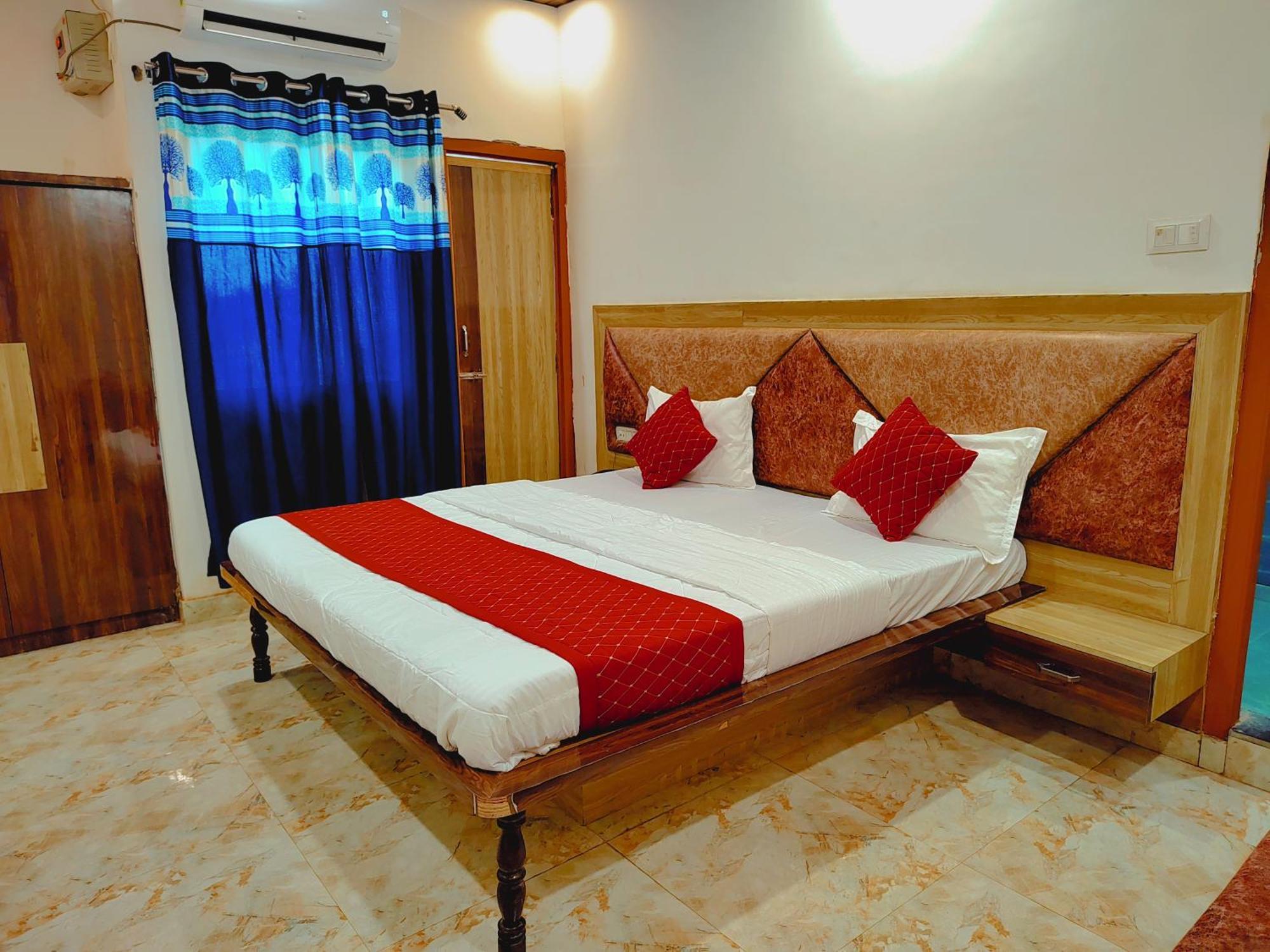 Elegance Hotel And Banquet Ayodhya Bagian luar foto